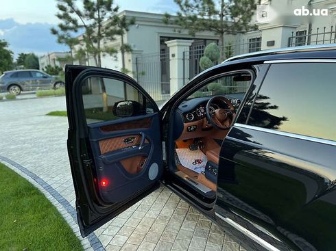 Bentley Bentayga 2017 - фото 28