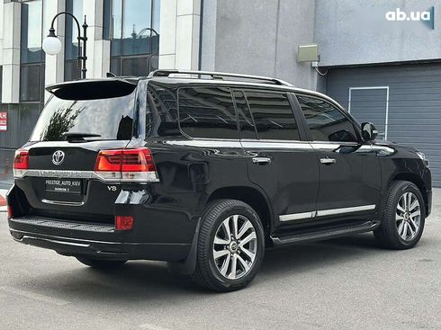 Toyota Land Cruiser 2017 - фото 26