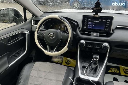 Toyota RAV4 2019 - фото 15