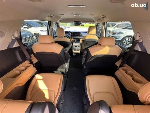 Kia Carnival 2021 - фото 28