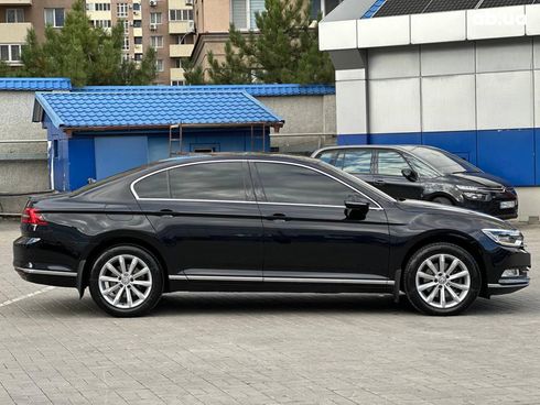 Volkswagen Passat 2017 черный - фото 7