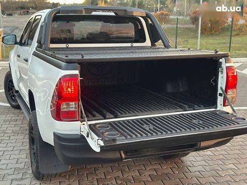 Toyota Hilux 2017 - фото 21