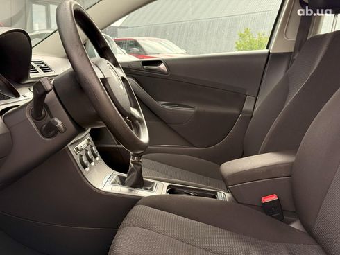 Volkswagen passat b6 2010 серый - фото 14