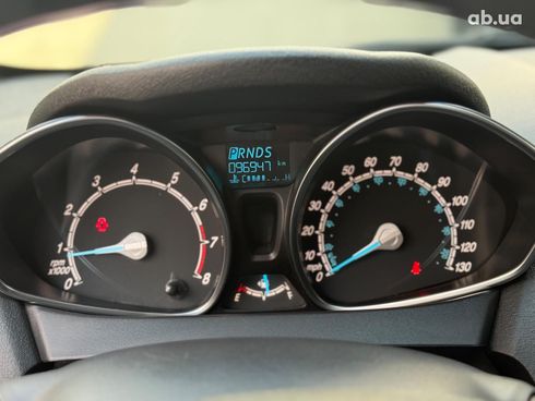 Ford Fiesta 2019 серый - фото 28
