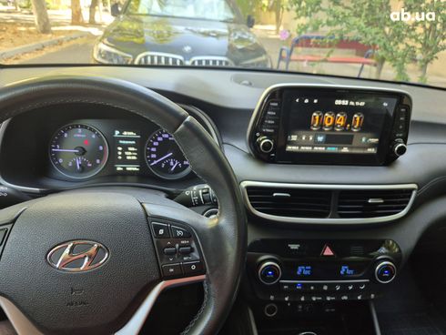 Hyundai Tucson 2018 бежевый - фото 4