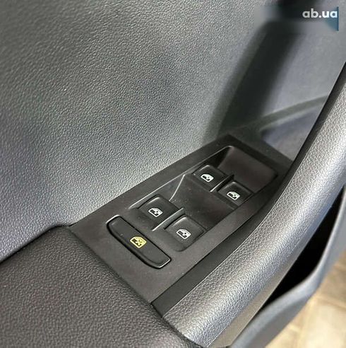 Skoda Octavia 2018 - фото 18