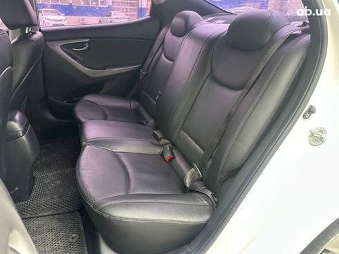 Hyundai Avante 2014 белый - фото 12