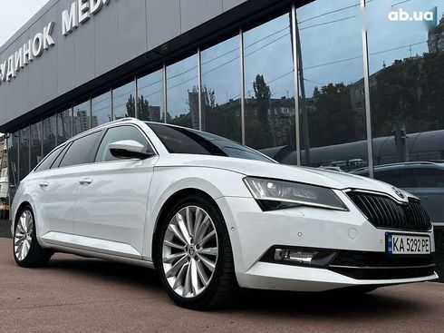 Skoda Superb 2018 - фото 9