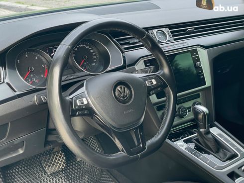 Volkswagen passat b8 2017 серый - фото 13