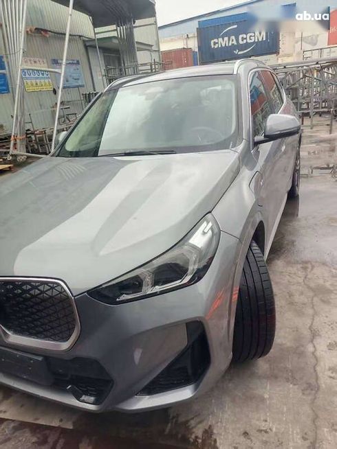 BMW iX1 2023 - фото 7