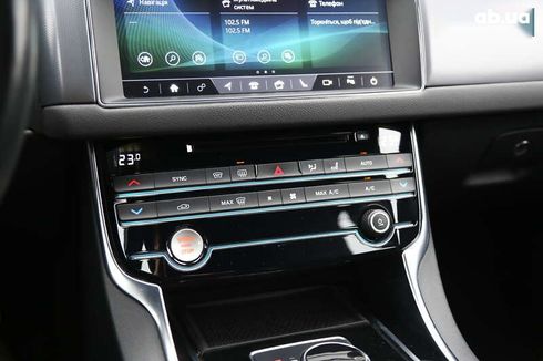 Jaguar XF 2019 - фото 27