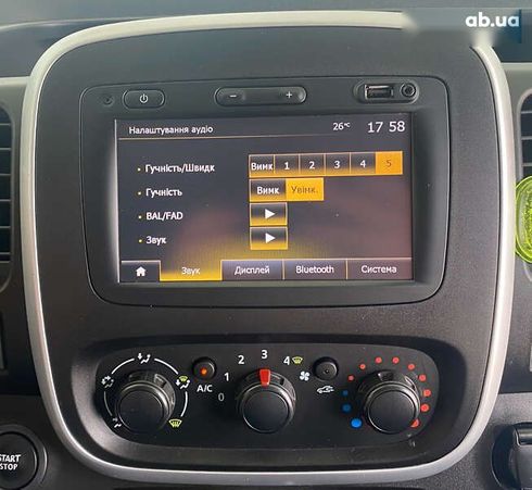 Renault Trafic 2018 - фото 27