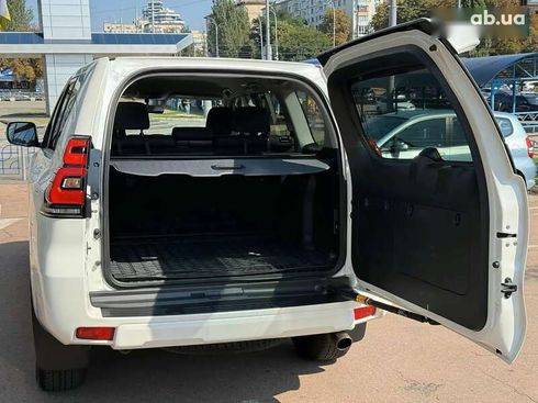 Toyota Land Cruiser Prado 2019 - фото 24