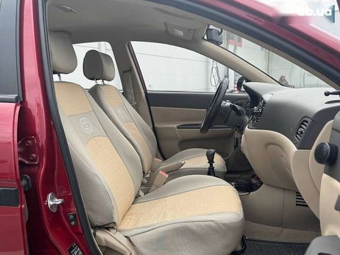 Hyundai Accent 2010 - фото 12