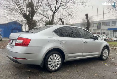 Skoda Octavia 2017 - фото 18