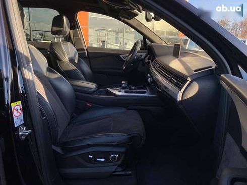 Audi Q7 2018 - фото 28