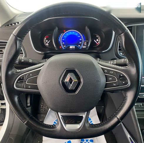 Renault Megane 2017 - фото 8