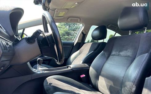 Toyota Avensis 2012 - фото 9