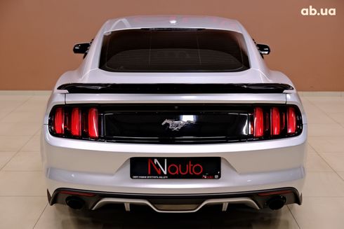 Ford Mustang 2016 серебристый - фото 6