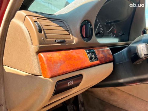 BMW 7 серия 1994 красный - фото 31
