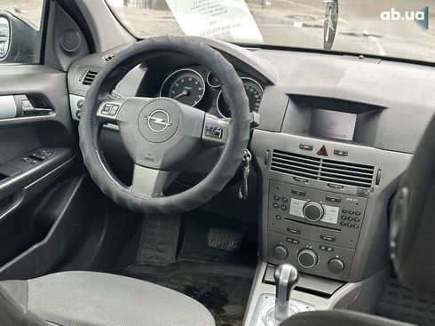 Opel Astra 2006 - фото 26