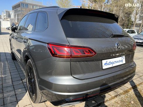 Volkswagen Touareg 2022 - фото 32