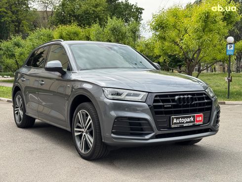 Audi Q5 2020 серый - фото 7