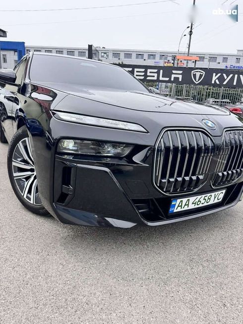 BMW i7 2023 - фото 19