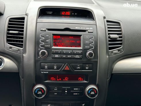 Kia Sorento 2010 серый - фото 37