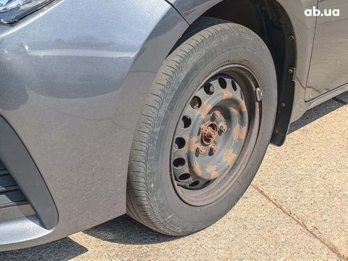 Toyota Corolla 2016 серый - фото 12