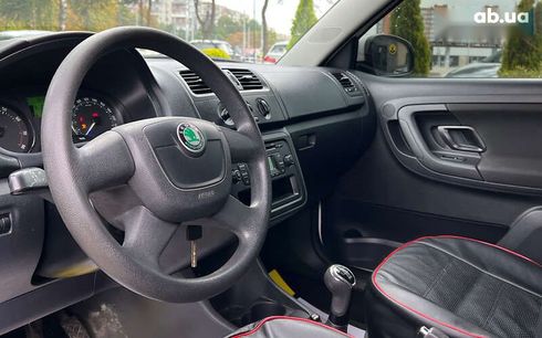 Skoda Fabia 2011 - фото 12