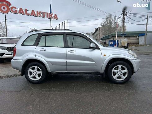 Toyota RAV4 2002 - фото 5