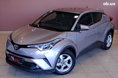Toyota C-HR 2019 серебристый - фото 2