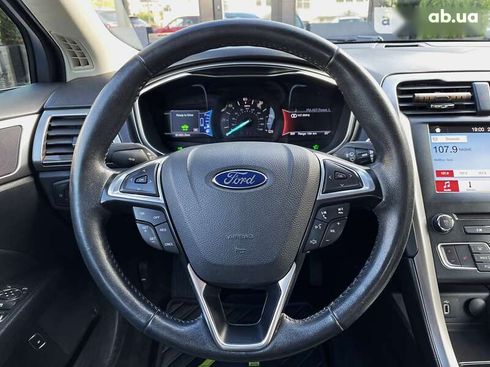 Ford Fusion 2017 - фото 24