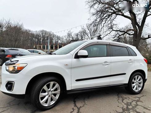 Mitsubishi Outlander 2015 - фото 3