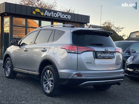 Toyota RAV4 2017 - фото 27