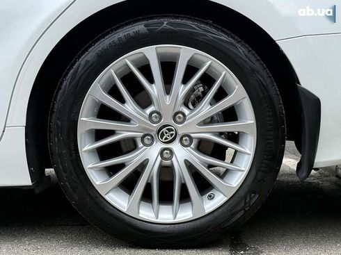 Toyota Camry 2020 - фото 16