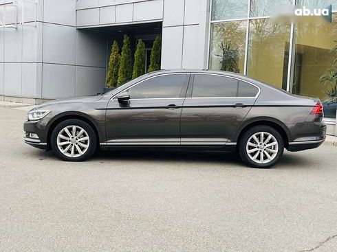 Volkswagen Passat 2016 - фото 2