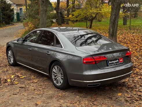 Audi A8 2016 серый - фото 24
