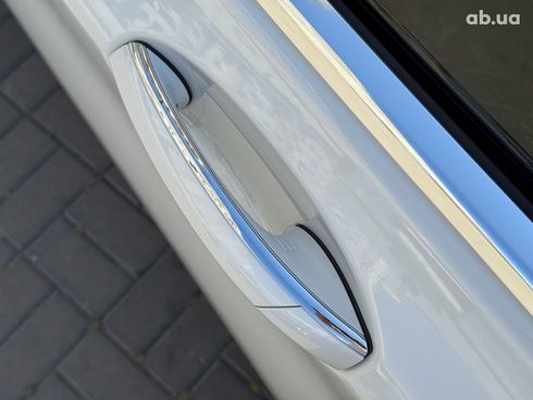 BMW 7 серия 2019 белый - фото 11