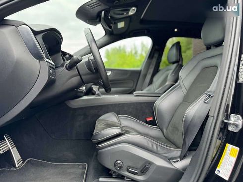Volvo XC60 2018 - фото 9