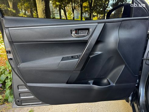 Toyota Corolla 2017 серый - фото 12