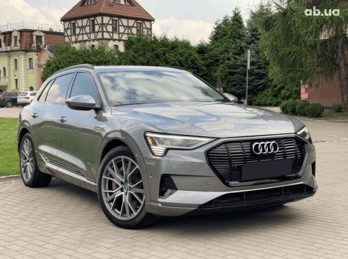 Audi E-Tron 2020 серебристый - фото 2