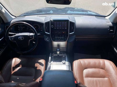 Toyota Land Cruiser 2020 - фото 13
