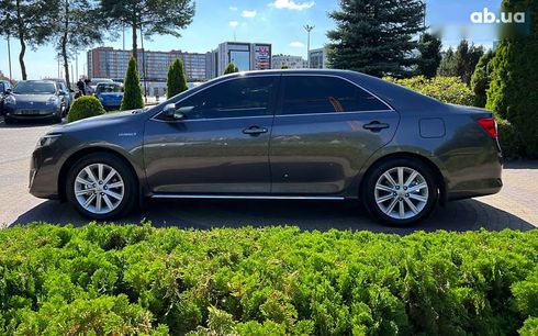 Toyota Camry 2013 - фото 4