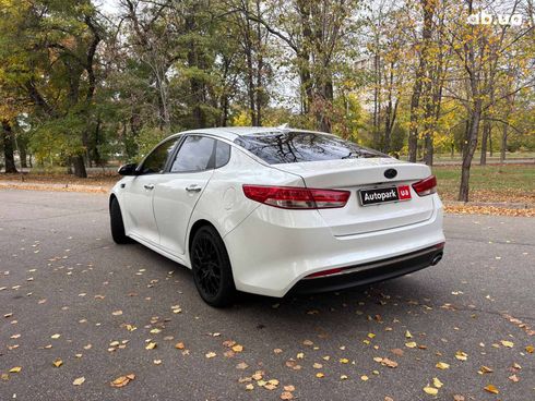 Kia Optima 2016 белый - фото 7
