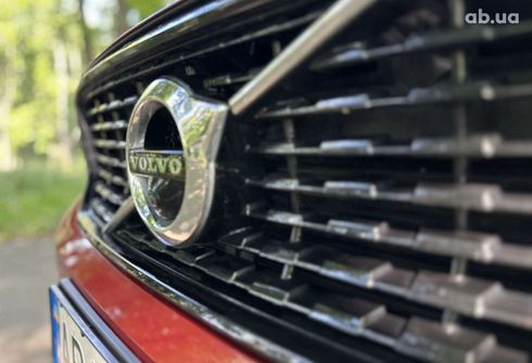 Volvo XC40 2019 красный - фото 5