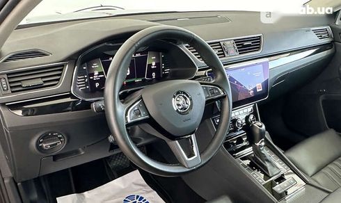 Skoda Superb 2019 - фото 8