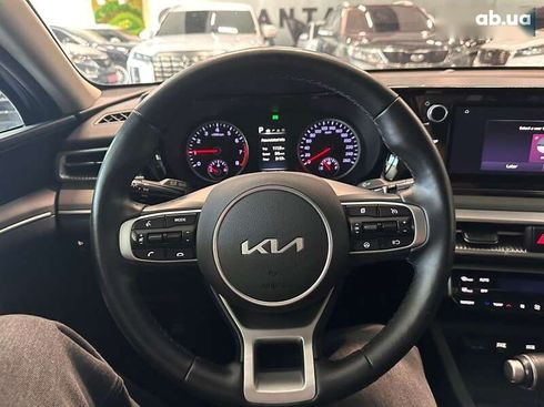 Kia K5 2022 - фото 13