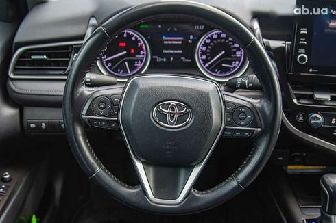 Toyota Camry 2020 - фото 15